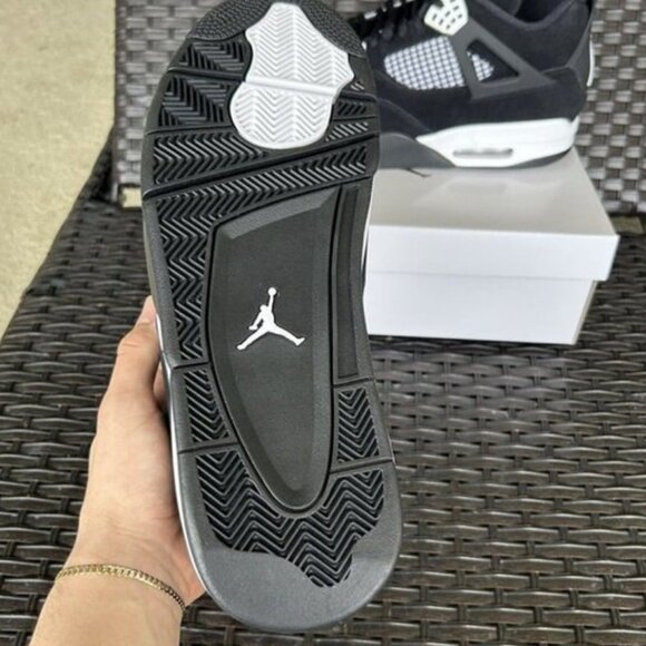 AIR JORDAN 4 RETRO WHITE THUNDER - Picture 5 of 6